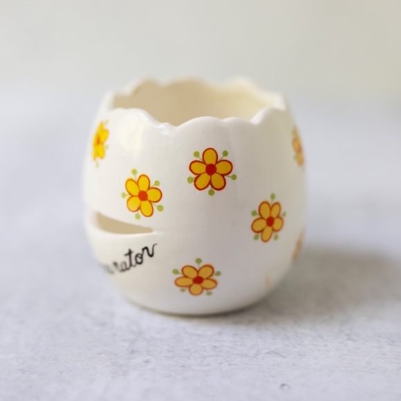 Vintage Lugene's Ceramic Egg Separator Cream with Flowers Pattern made in Japan - Picture 3 of 8